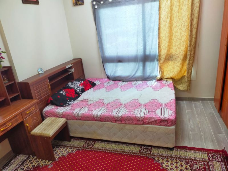 Master Room Available for Rent at Tecom